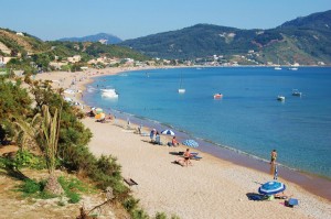 Sandburgen bauen und entspannen in Agios Georgios